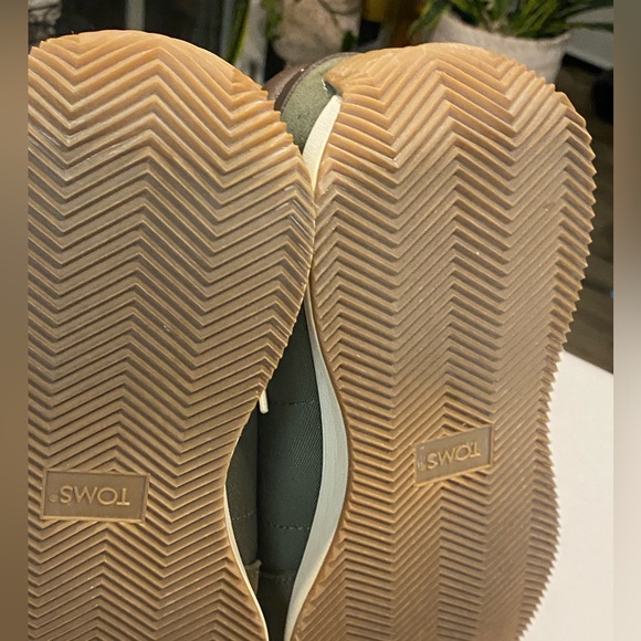 TOMS WYNDON NWOT Sneaker Jogger Waffle Green Rubber Bottom Mens Size 11.5 - Picture 16 of 16